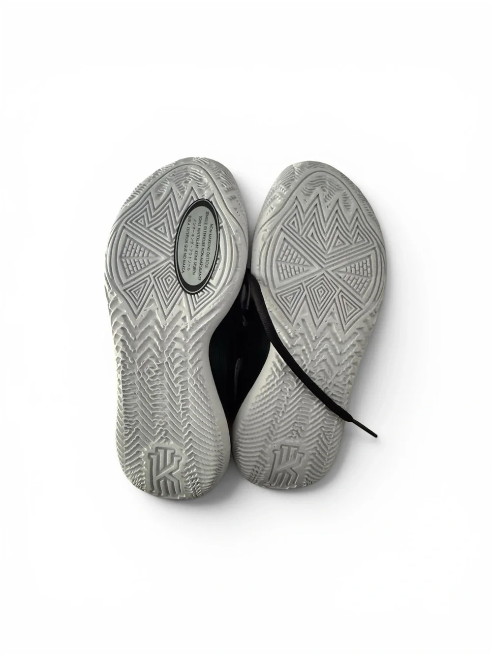 Size 3.5 (GS) - Nike Kyrie Flytrap 6 Low Black White Sneakers